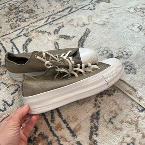Converse womens platform green size 8